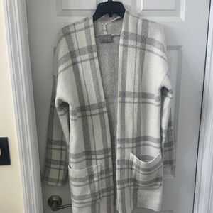 Cyrus Cream and Gray Checkered oversized Cardigan